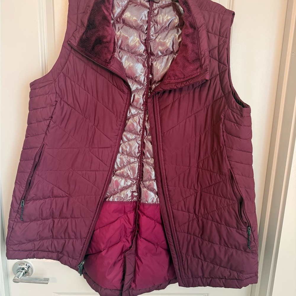 Columbia Women's Burgundy Omni Heat Vest